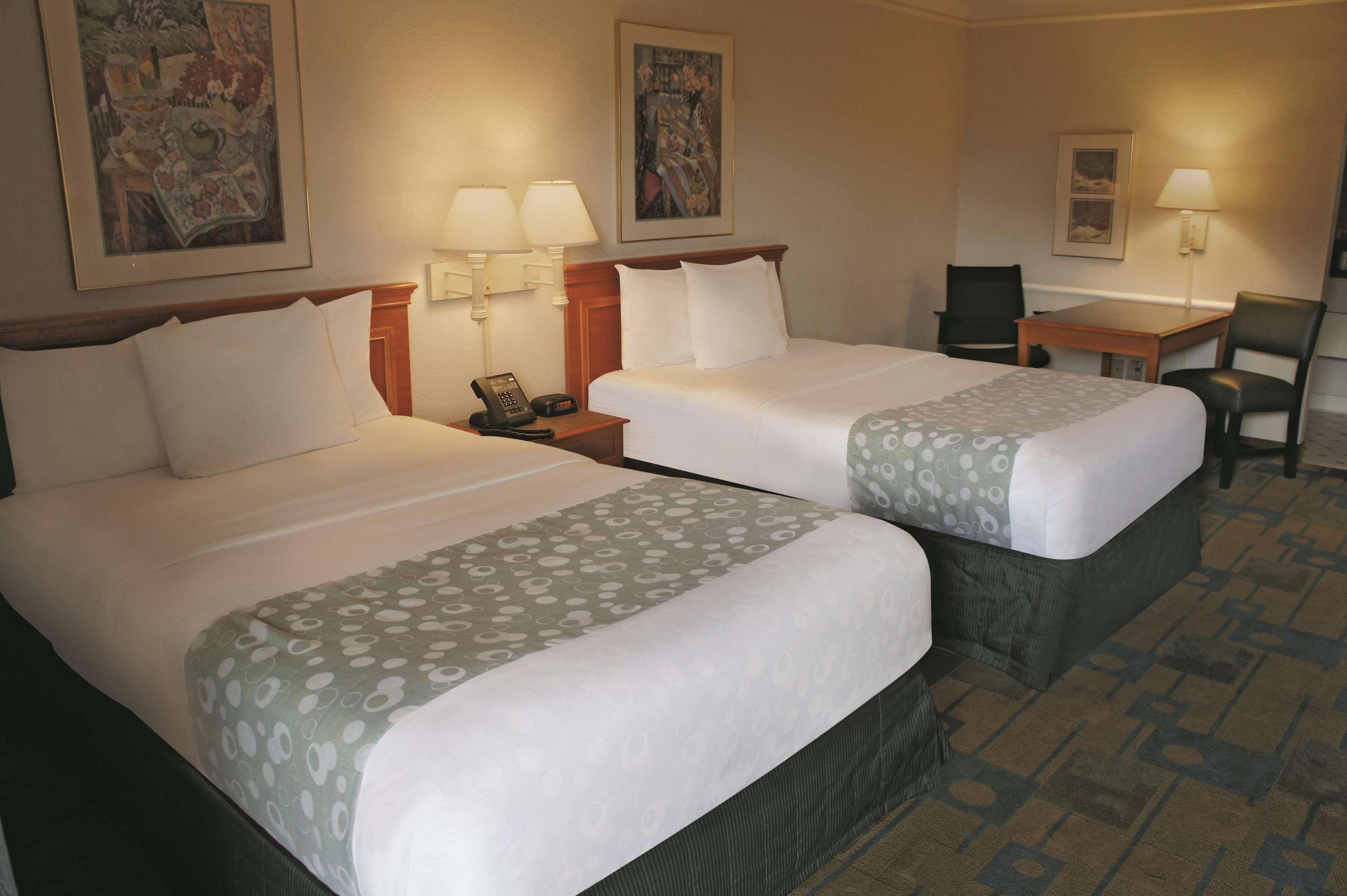 La Quinta Inn By Wyndham El Paso Cielo Vista Экстерьер фото