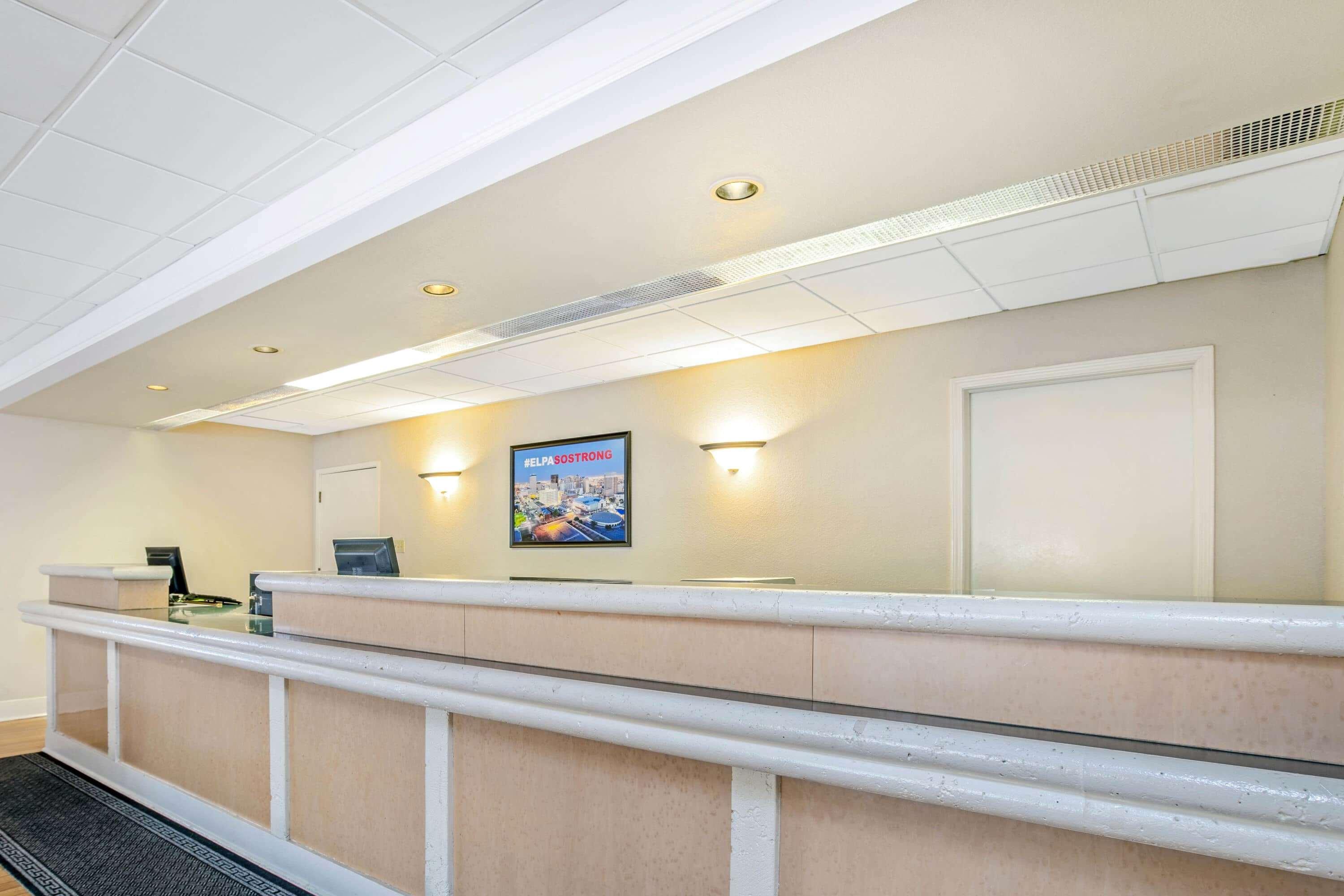 La Quinta Inn By Wyndham El Paso Cielo Vista Экстерьер фото